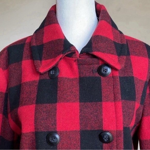 Gap wool blend pea coat in red and black check. Lined. Front pockets. Size M - Picture 3 of 9